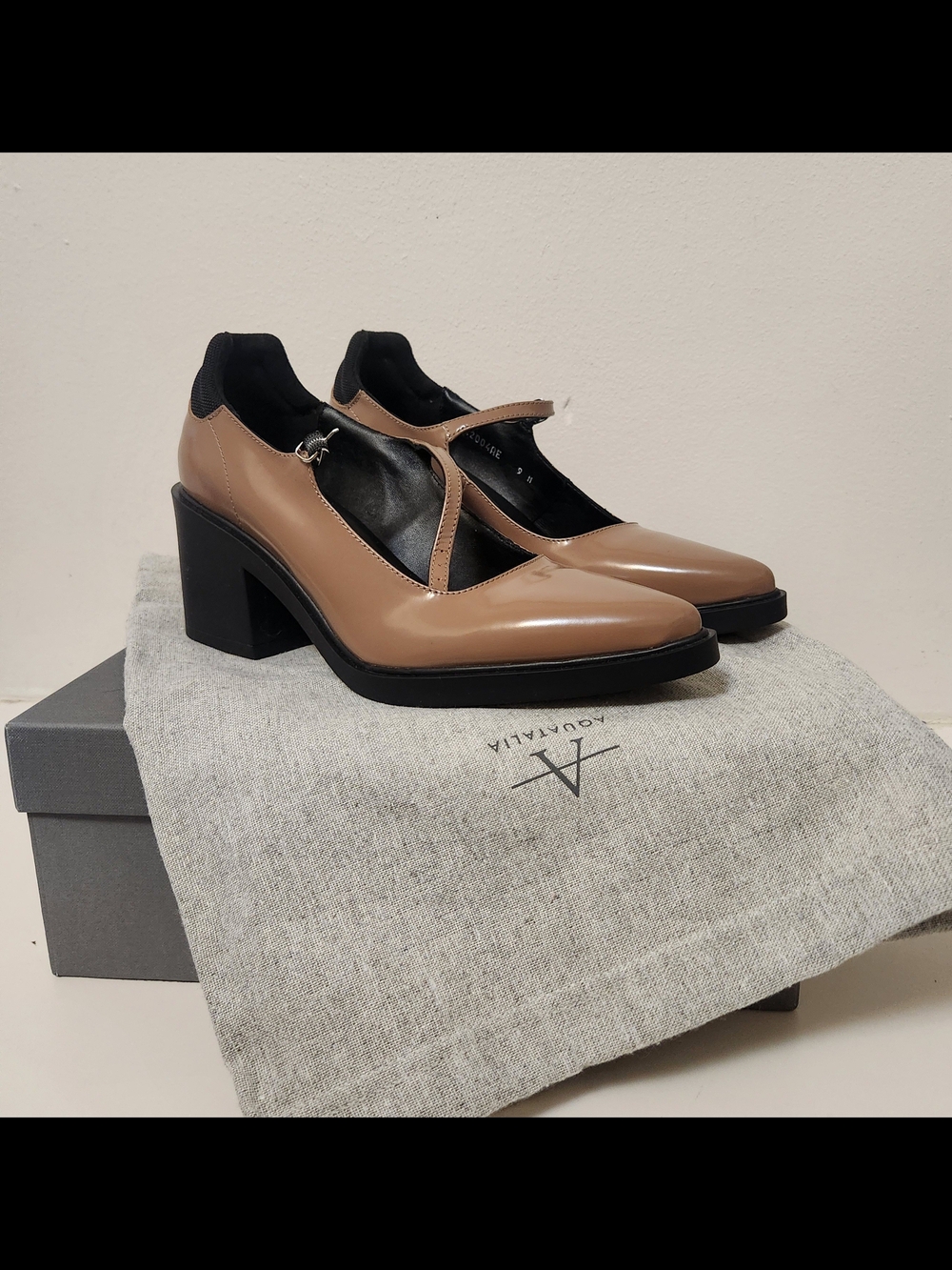 NIB Aquatalia Casha Shiny Calf Leather Mary Jane Block Heels Biscuit/Black Sz 9M
